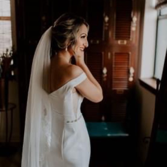 Wedding Dress - Picture 1 of 3